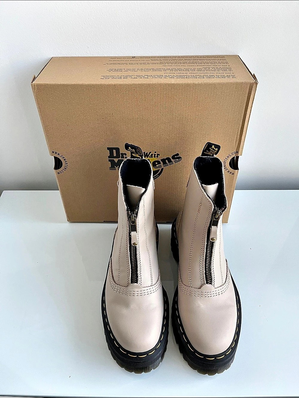 Dr. Martens JETTA Leather Platform Boots Vintage Taupe US 7
